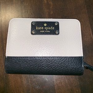 Kate Spade Leather Wallet LIKE NEW